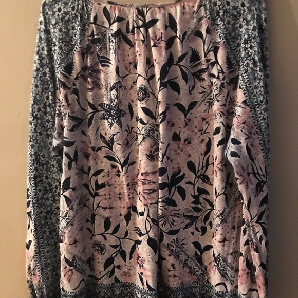 Women’s Lucky Brand top, size medium - Picture 4 of 5